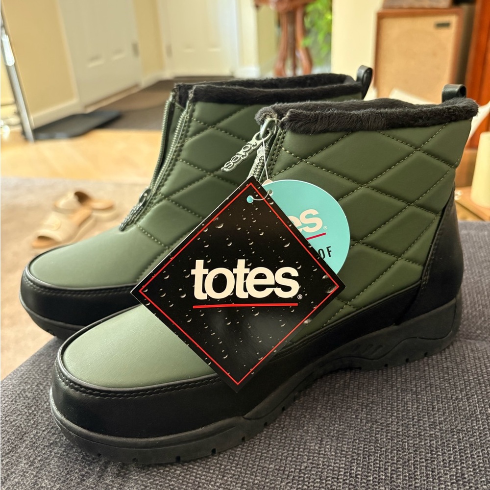 totes Quilted Olive Green Ankle Rain Boots with Black Trim